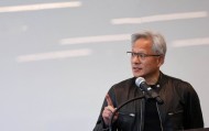 黄仁勋尚未到访中国，美国已连续处罚18家中企，结果没想到，中方白捡便宜