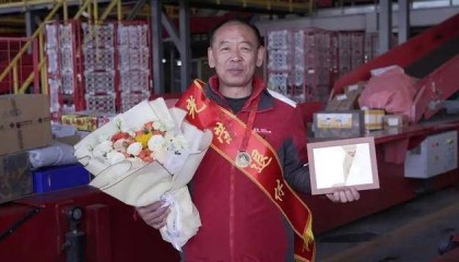 北漂快递大叔首笔退休金10780元：北漂20年在北京退休