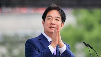 四艘美航母强势护航！赖清德神秘出行背后暗藏玄机，台海局势再迎波澜？