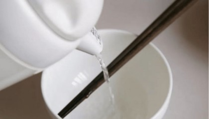 开水烫碗让你恶心？小心被流量烫到