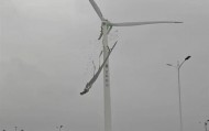 九江一架风力发电机叶片空中断裂，目击者称“玻璃纤维满天飞”，当地：正在处理