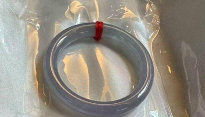 女子通过顺丰寄出7万元翡翠手镯，顾客却收到空包裹，警方已立案