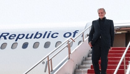 参加中国重大活动后，伊朗看明白了，总统连夜回国，落实中伊25年协议