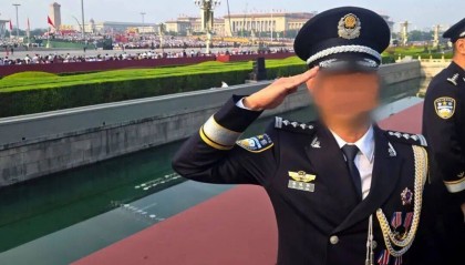 他在阅兵现场，留下一张不能露面的照片！