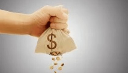 美国比特币 ETF 流出量达 5.45 亿美元，BTC即将跌至 6 万美元？