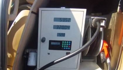 商务车改装,路边“营业”!大庆警方查获“移动加油站”