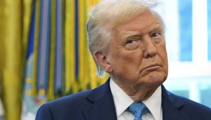 特朗普松口：对华关税将从145%大幅下降