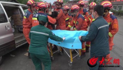 山东滨州：商务车失控撞上半挂车致女司机被困 消防紧急救援