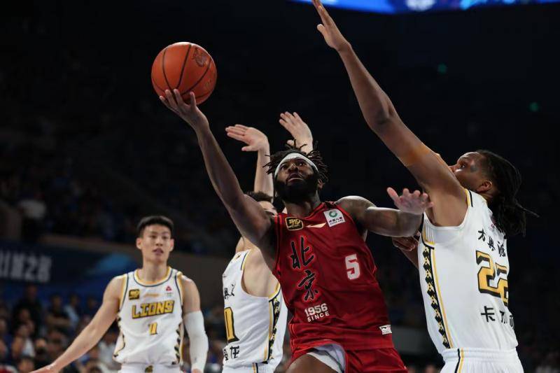 专访｜杰曼：希望继续效力北京 曾凡博属于NBA