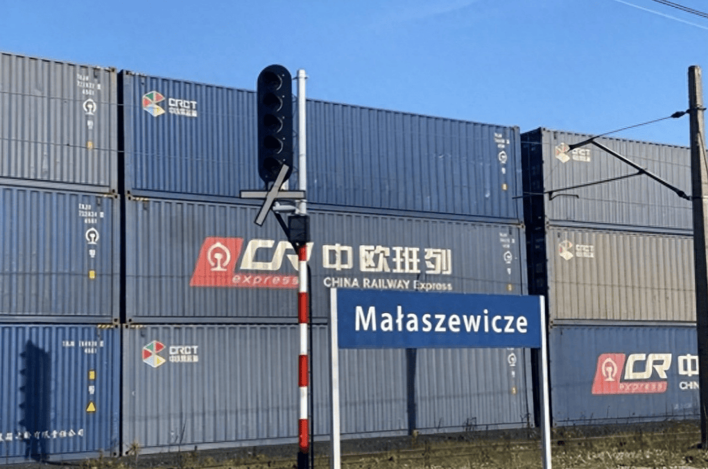 中欧班列被叫停，中方果断启用“备用方案”，波兰竹篮打水一场空